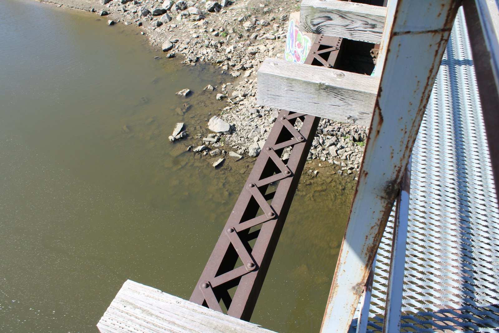 Bottom chord, south span